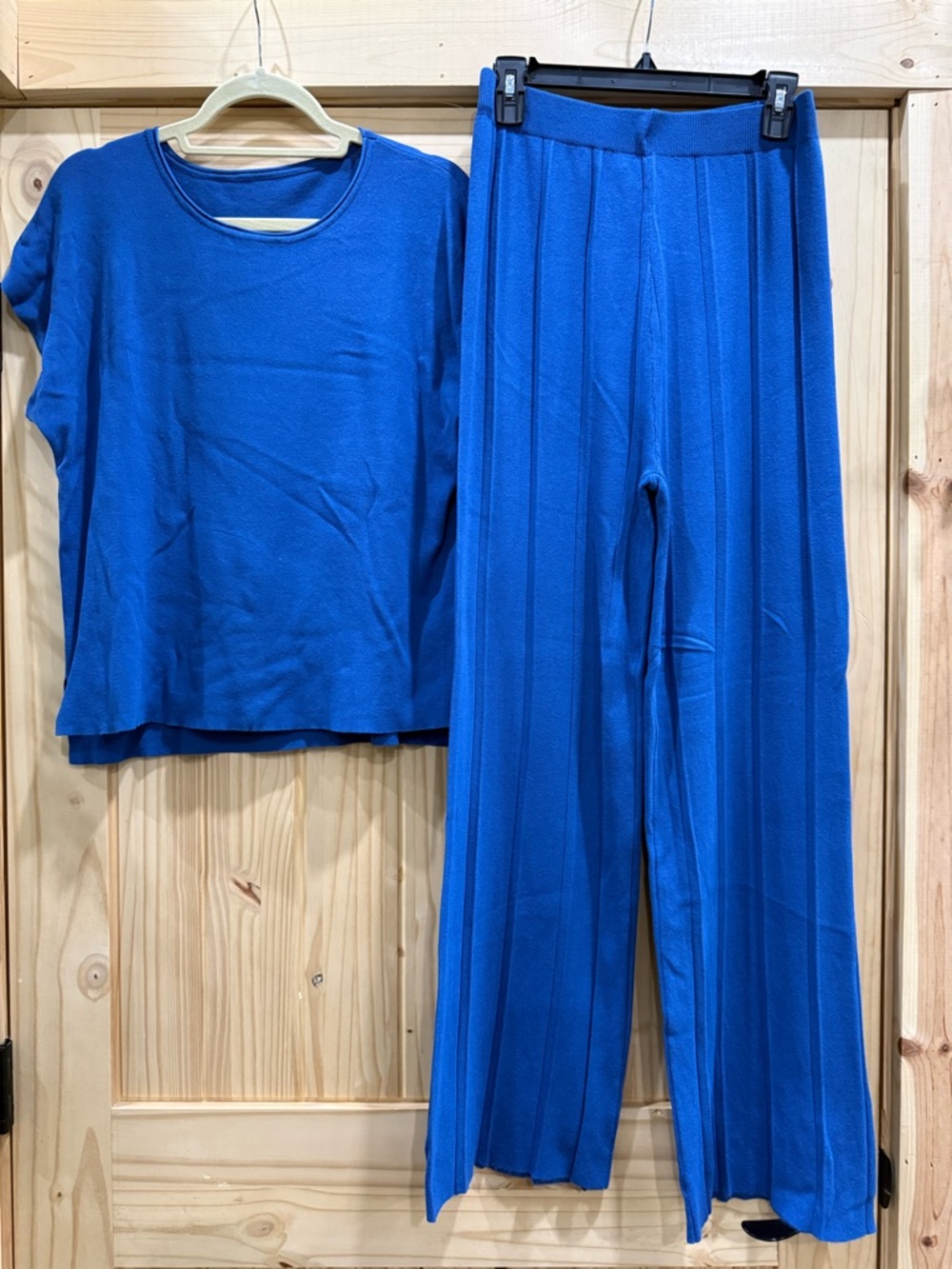 Bright Blue Knit Top and Wide-Leg Pants Set - Picture 2 of 7